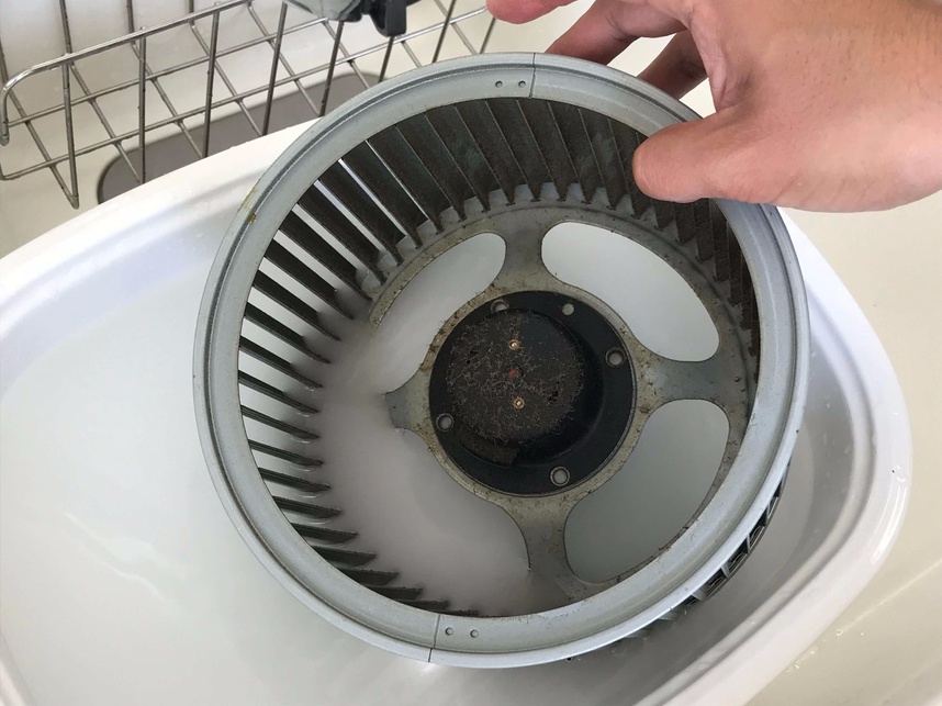 シロッコファンをつけます