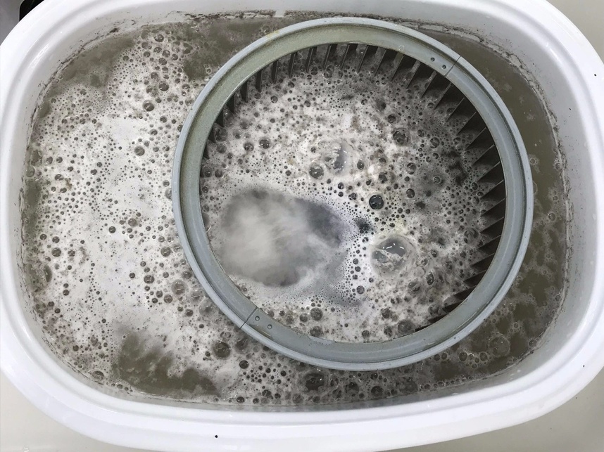 汚れで溶液の色が！